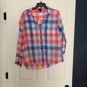 Plaid Gap Button Up Shirt in Size Medium